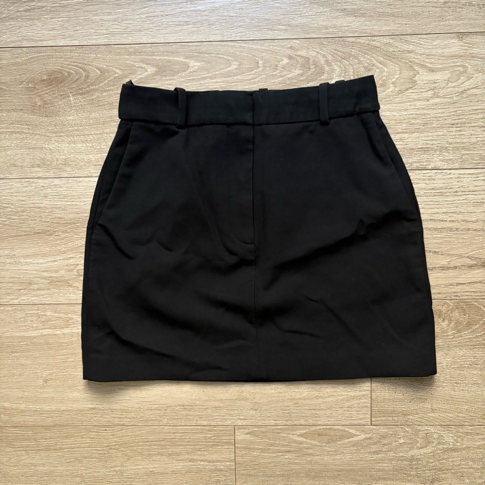 Aritzia Babaton Chisel Skirt